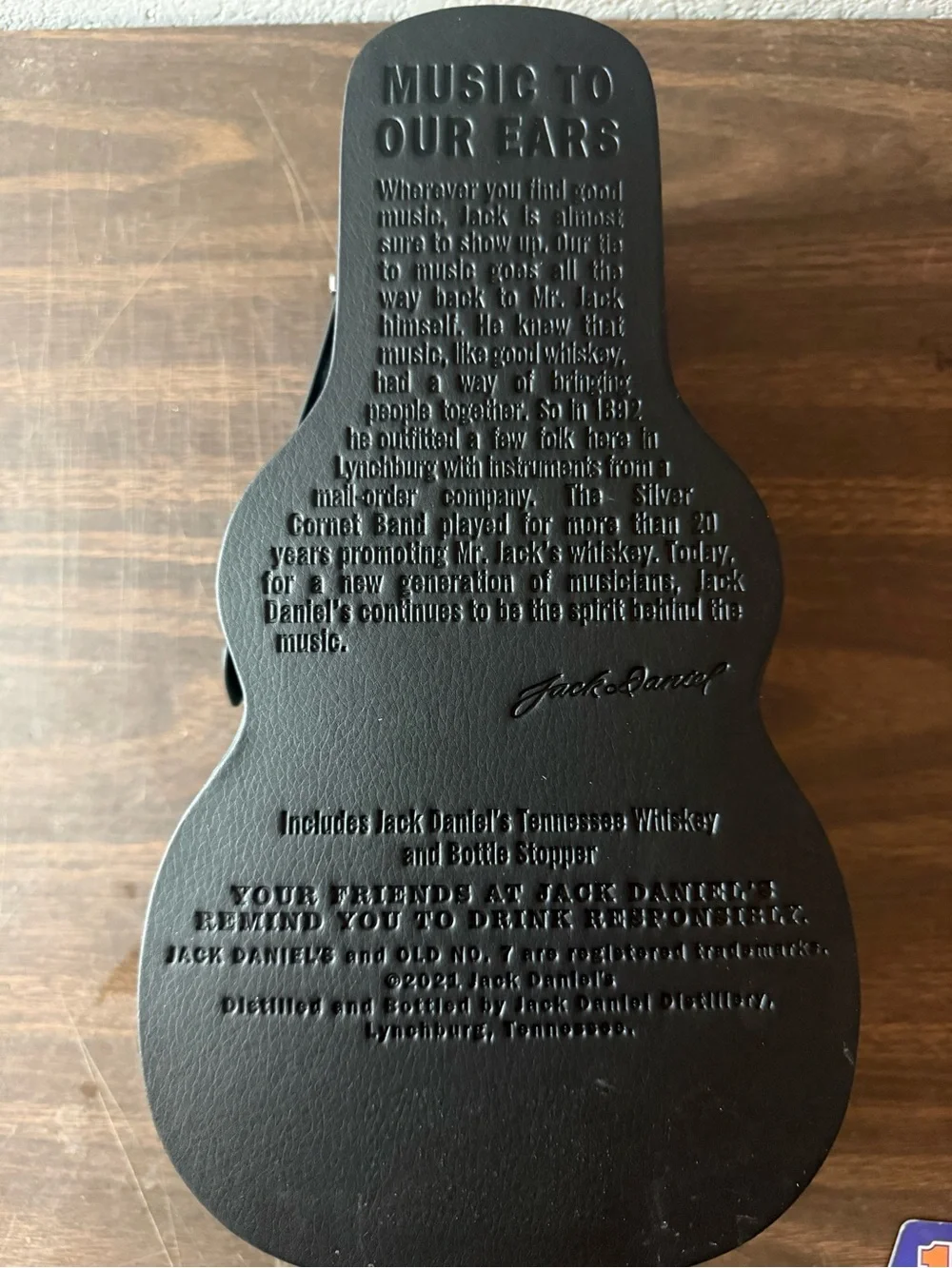 Jack Daniels Limited Edition Guitar Case Box With Bottle Stopper and card. NEW